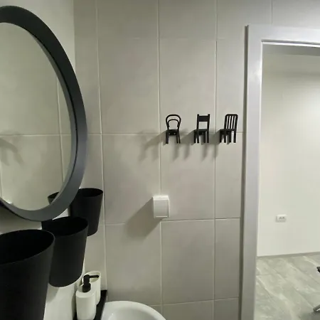 アパートホテル Omis