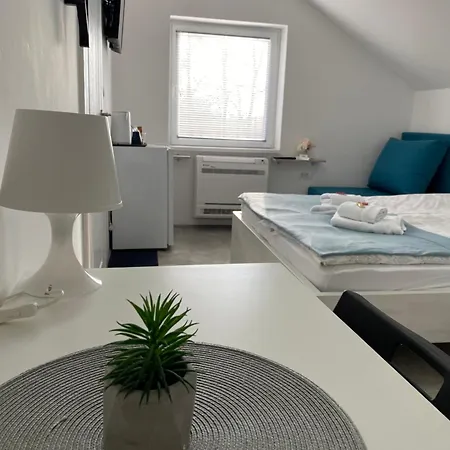 Omis アパートホテル Pančevo